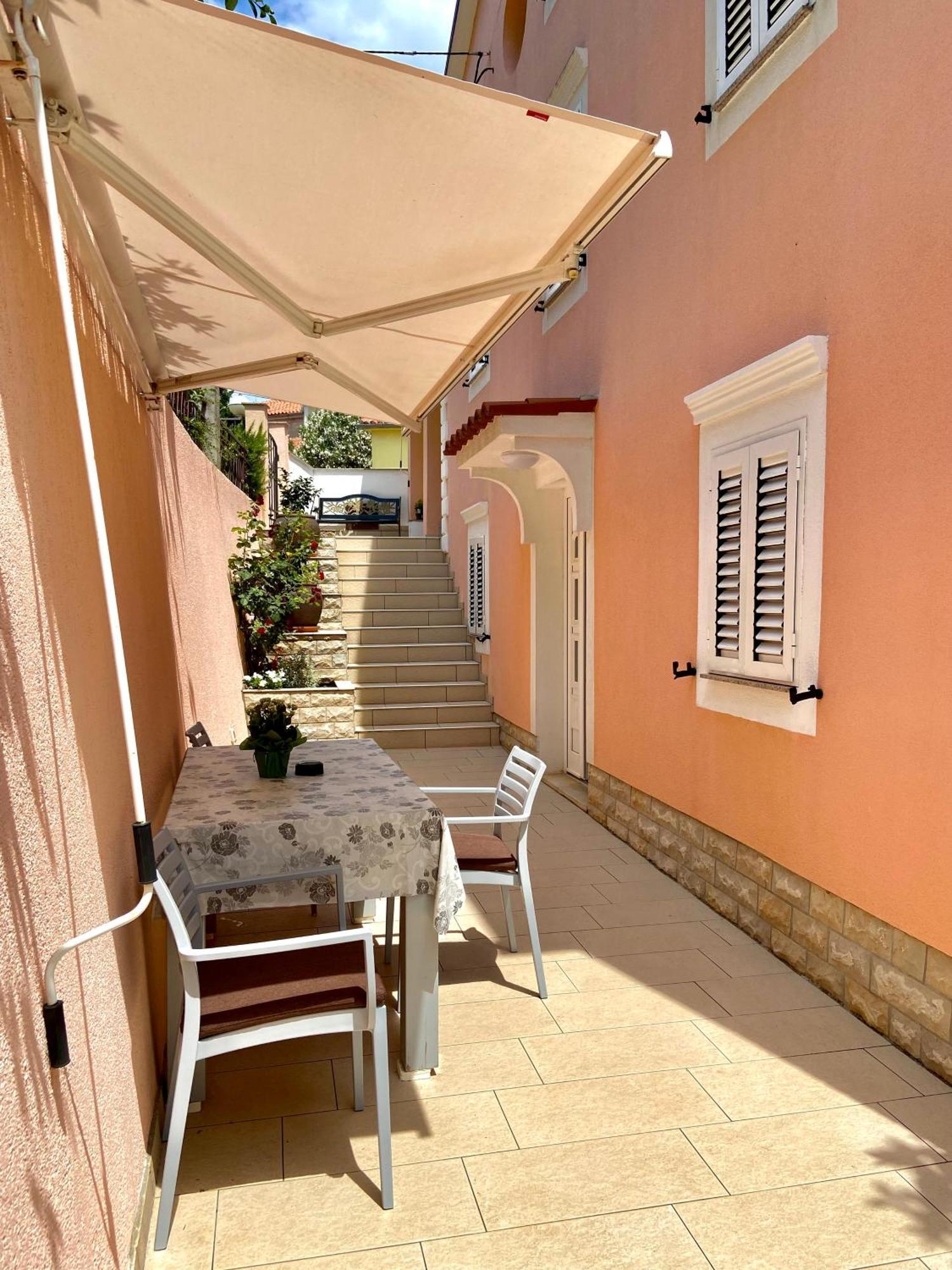Apartments Leila مالي لوشينغْ المظهر الخارجي الصورة