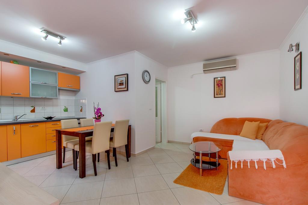 Apartments Leila مالي لوشينغْ المظهر الخارجي الصورة