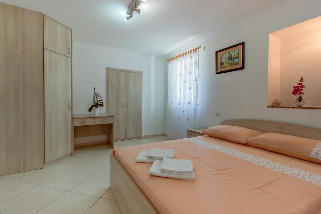 Apartments Leila مالي لوشينغْ المظهر الخارجي الصورة