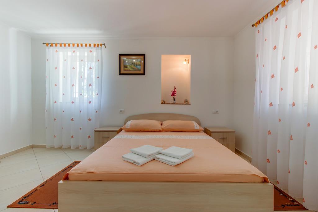 Apartments Leila مالي لوشينغْ المظهر الخارجي الصورة