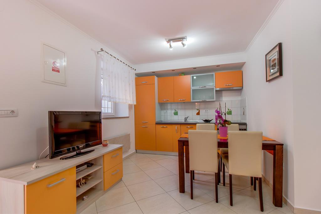 Apartments Leila مالي لوشينغْ المظهر الخارجي الصورة